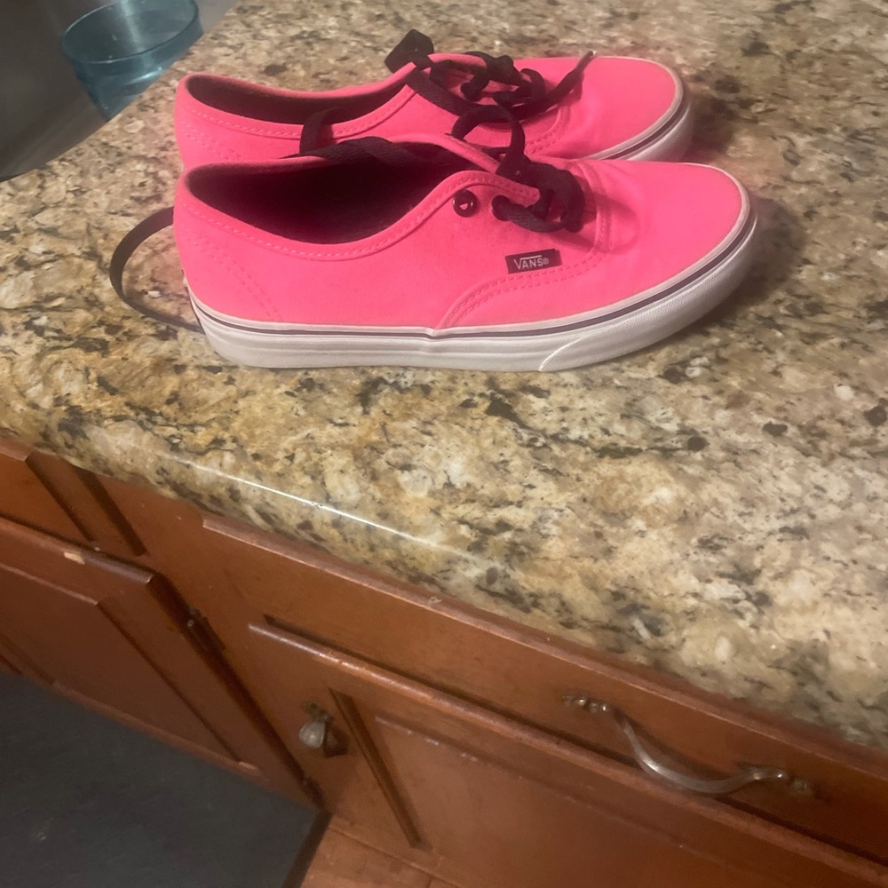 Woman’s brand new Hot Pink, size 6 Van sneakers. Black shoe laces.